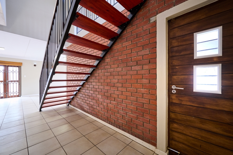 4 Bedroom Property for Sale in Noordwyk Gauteng