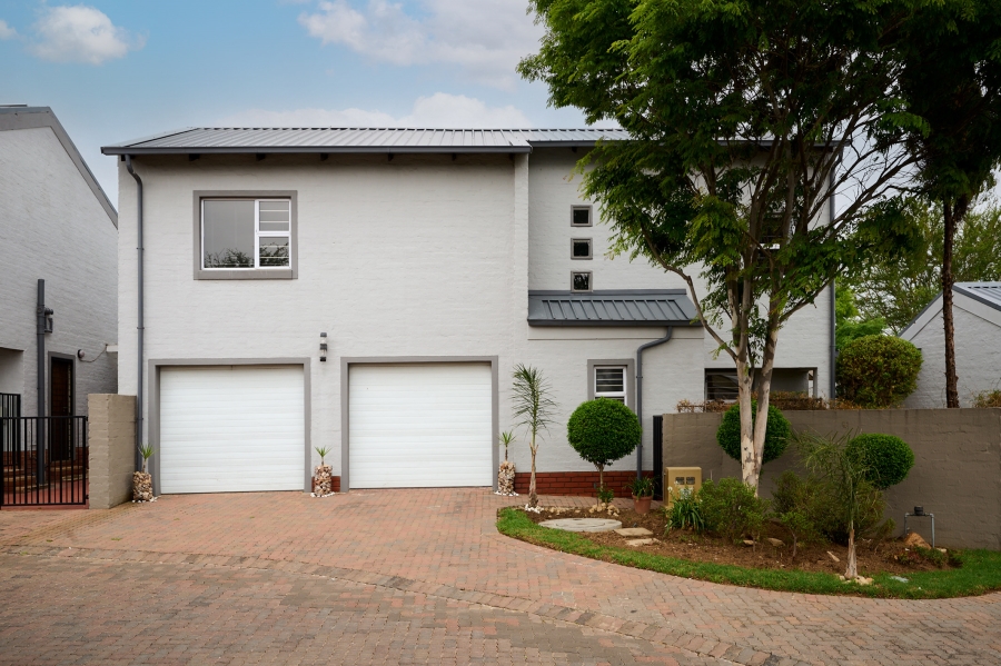 4 Bedroom Property for Sale in Noordwyk Gauteng