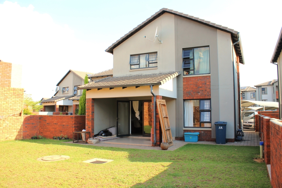 3 Bedroom Property for Sale in Amberfield Gauteng