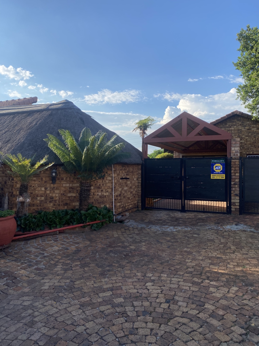 4 Bedroom Property for Sale in Clubview Gauteng