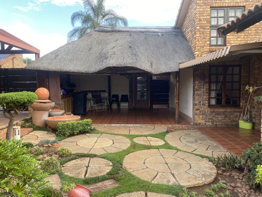 4 Bedroom Property for Sale in Clubview Gauteng