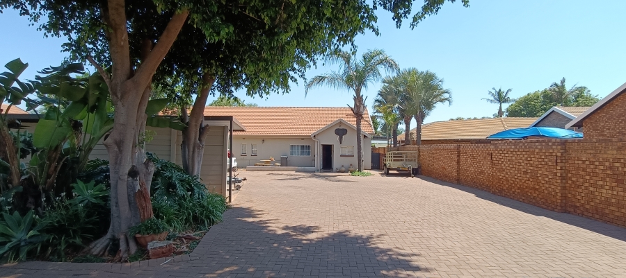 3 Bedroom Property for Sale in Annlin Gauteng