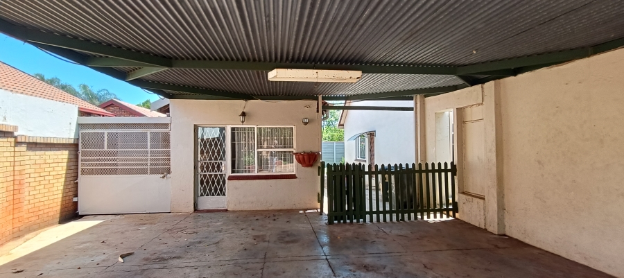 3 Bedroom Property for Sale in Annlin Gauteng