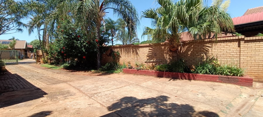 3 Bedroom Property for Sale in Annlin Gauteng