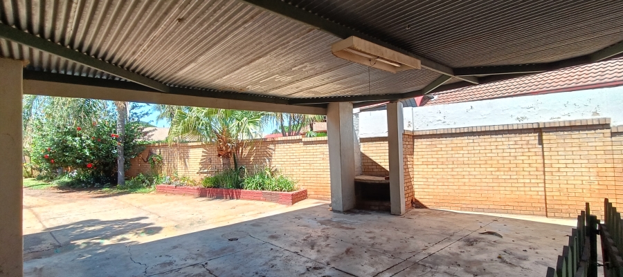 3 Bedroom Property for Sale in Annlin Gauteng