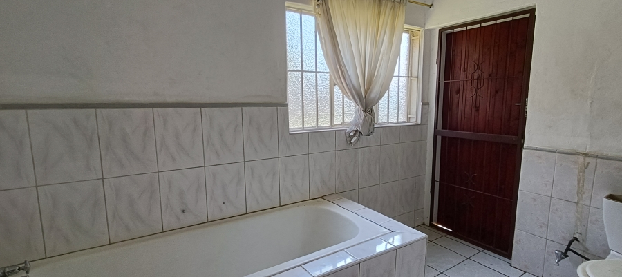 3 Bedroom Property for Sale in Annlin Gauteng