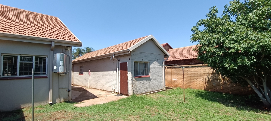 3 Bedroom Property for Sale in Annlin Gauteng