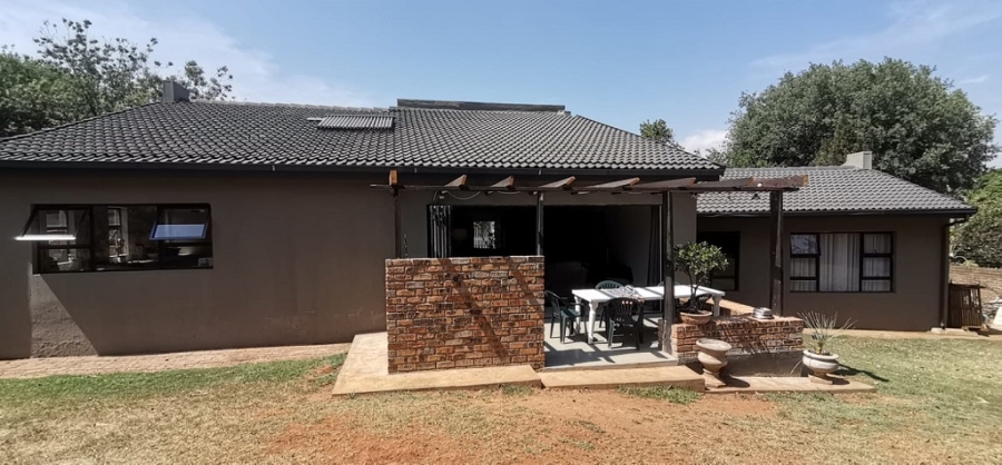 3 Bedroom Property for Sale in Oakdene Gauteng