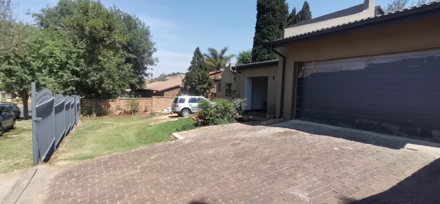 3 Bedroom Property for Sale in Oakdene Gauteng