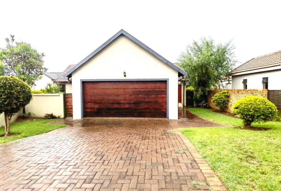 4 Bedroom Property for Sale in Summerfields Estate Gauteng