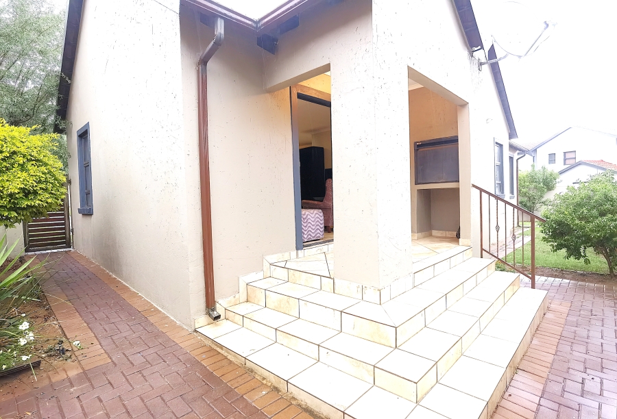 4 Bedroom Property for Sale in Summerfields Estate Gauteng