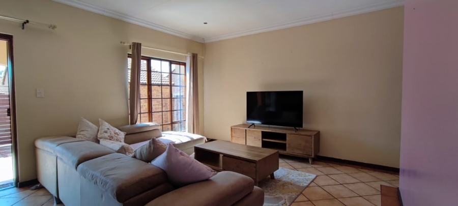 To Let 2 Bedroom Property for Rent in Monavoni Gauteng