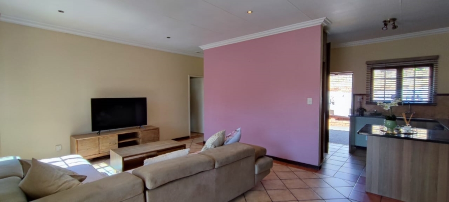 To Let 2 Bedroom Property for Rent in Monavoni Gauteng