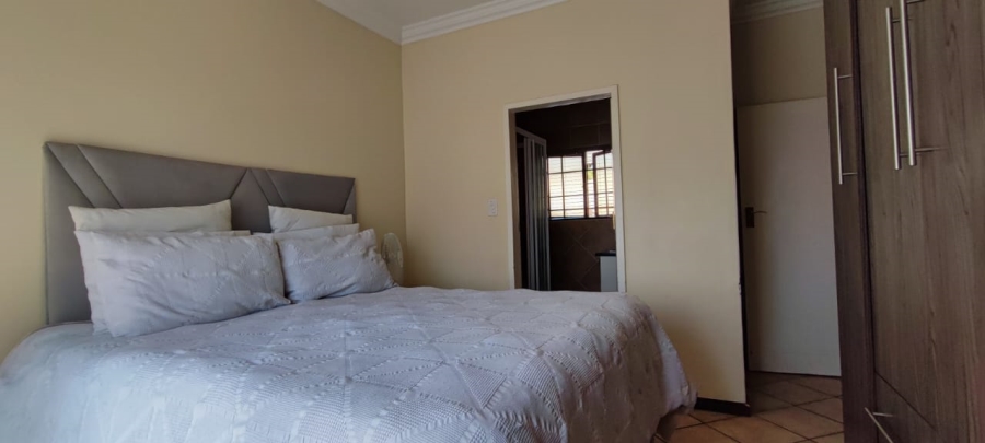 To Let 2 Bedroom Property for Rent in Monavoni Gauteng