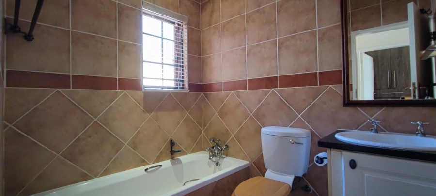 To Let 2 Bedroom Property for Rent in Monavoni Gauteng