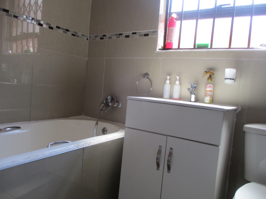 3 Bedroom Property for Sale in Tshepisong Gauteng