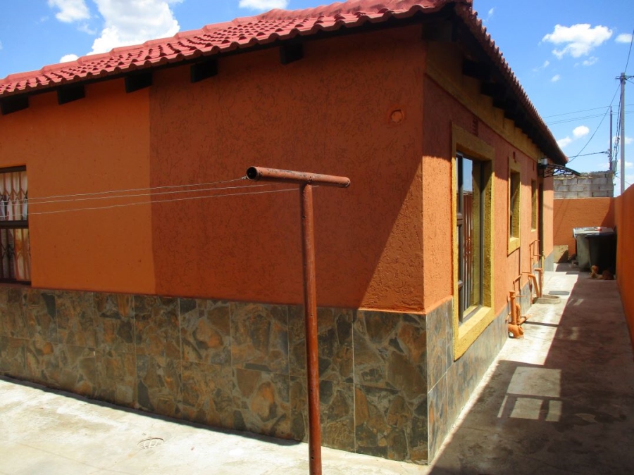 3 Bedroom Property for Sale in Tshepisong Gauteng