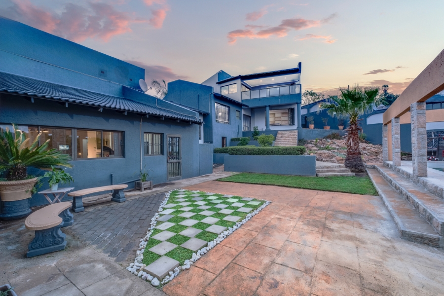 7 Bedroom Property for Sale in Northcliff Gauteng