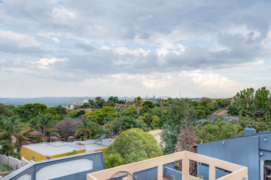 7 Bedroom Property for Sale in Northcliff Gauteng