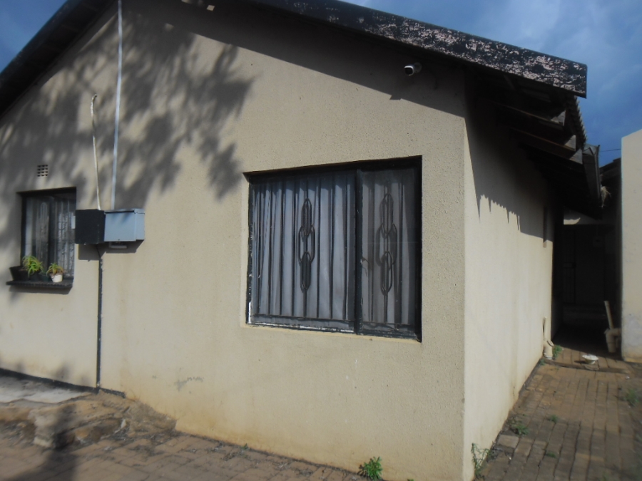 2 Bedroom Property for Sale in Protea Glen Gauteng