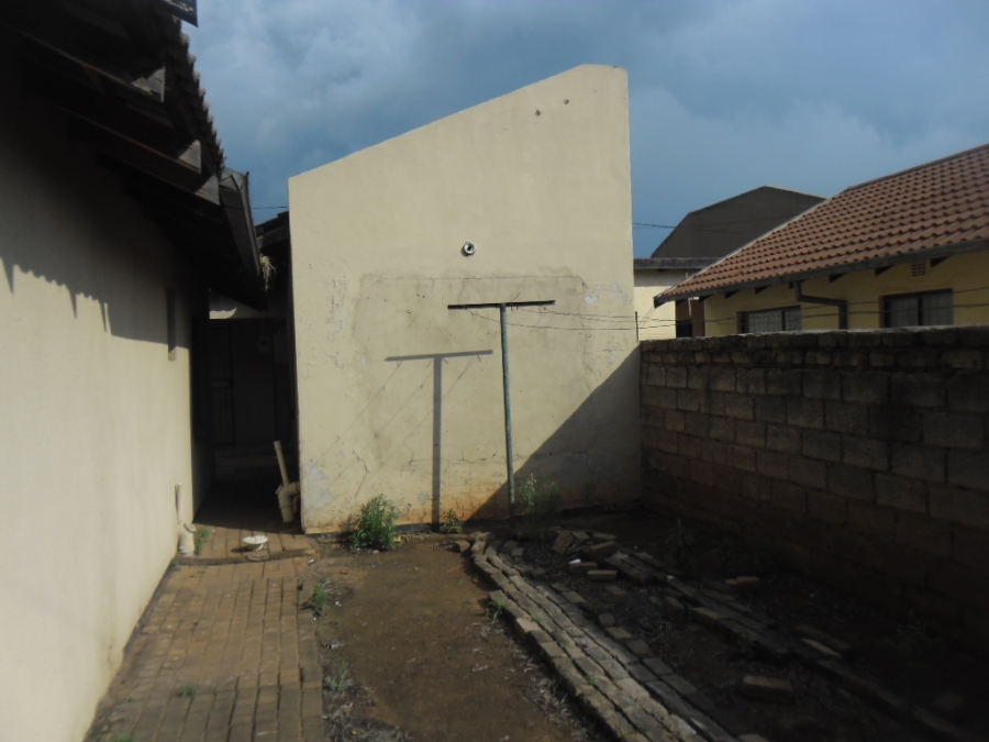 2 Bedroom Property for Sale in Protea Glen Gauteng