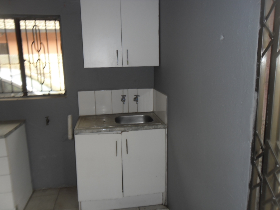 2 Bedroom Property for Sale in Protea Glen Gauteng