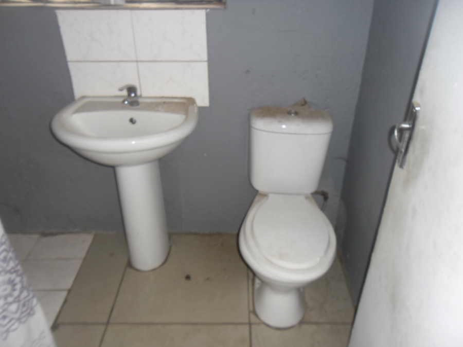 2 Bedroom Property for Sale in Protea Glen Gauteng