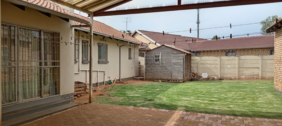 3 Bedroom Property for Sale in Bakerton Gauteng