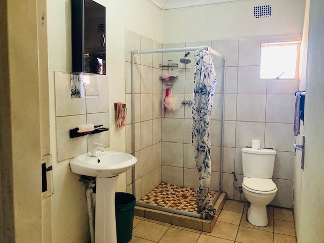 6 Bedroom Property for Sale in Selection Park Gauteng