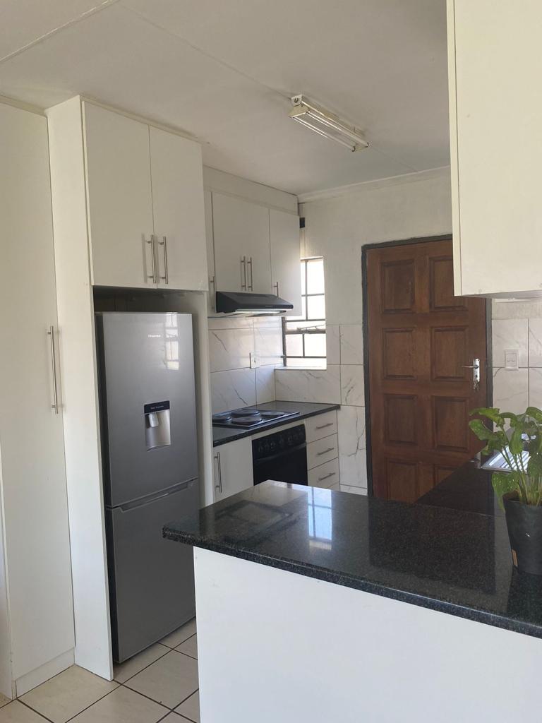 3 Bedroom Property for Sale in Clayville Gauteng