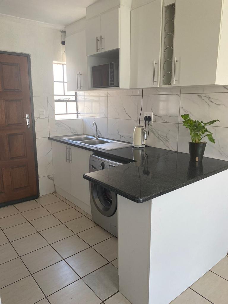 3 Bedroom Property for Sale in Clayville Gauteng