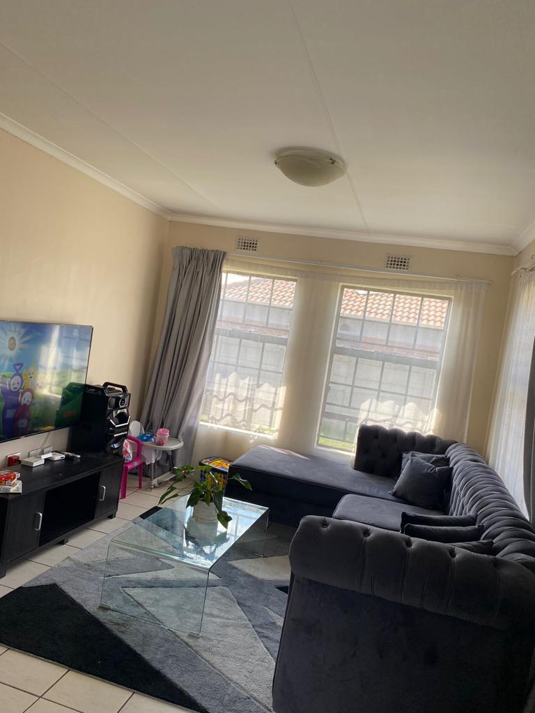 3 Bedroom Property for Sale in Clayville Gauteng