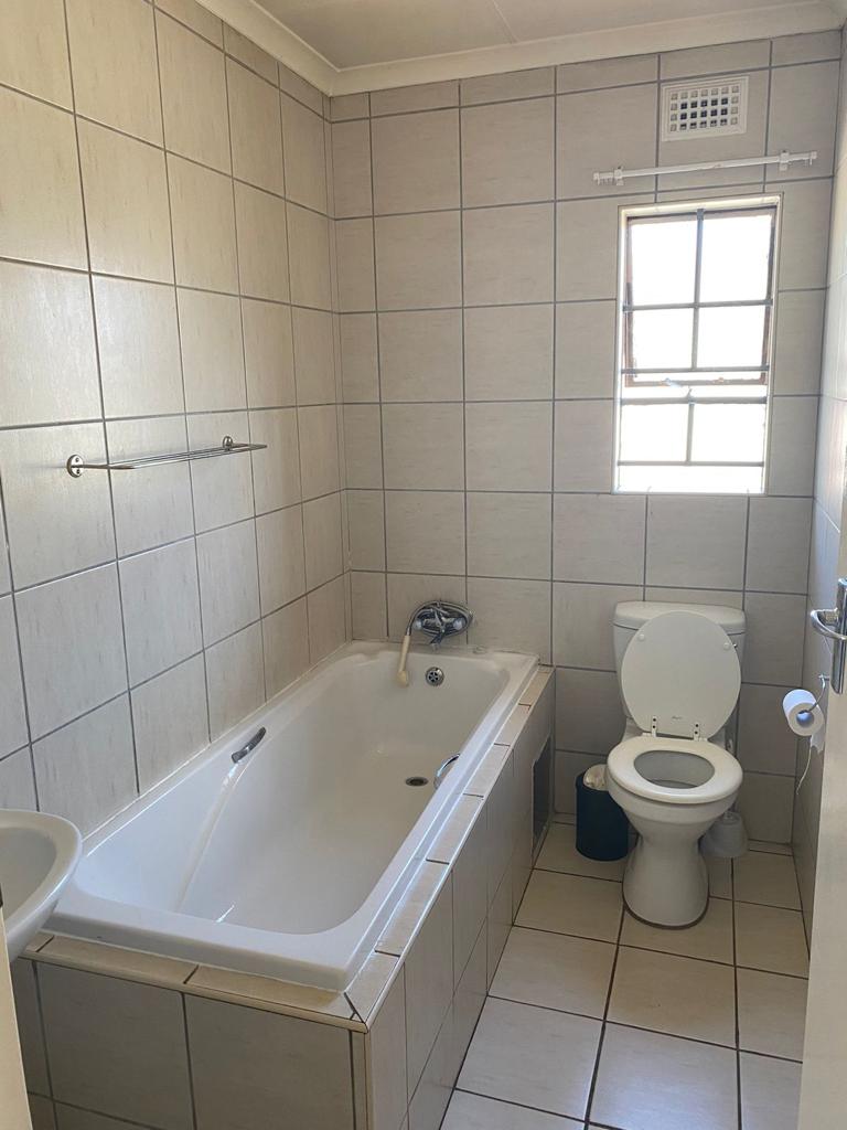 3 Bedroom Property for Sale in Clayville Gauteng