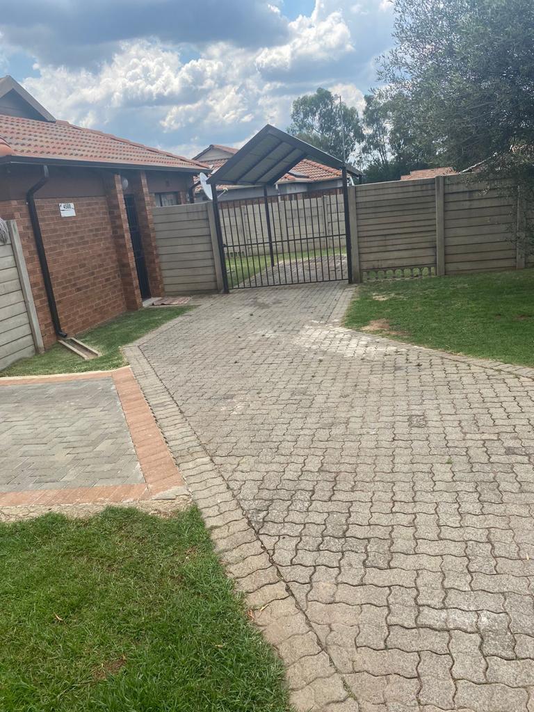 3 Bedroom Property for Sale in Clayville Gauteng