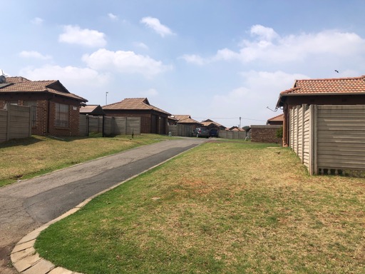 3 Bedroom Property for Sale in Clayville Gauteng