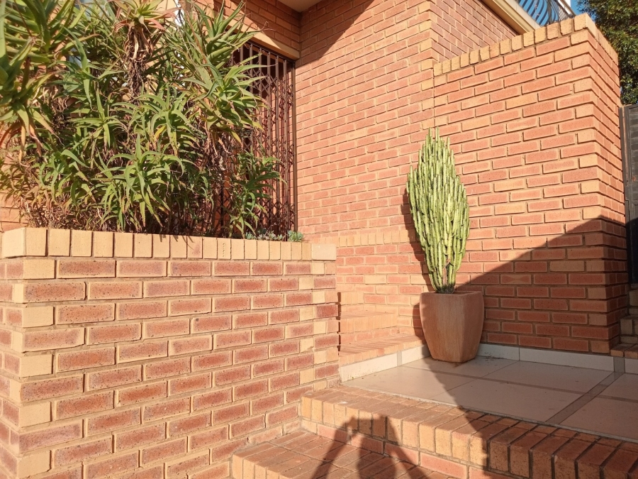 To Let 3 Bedroom Property for Rent in Olympus AH Gauteng