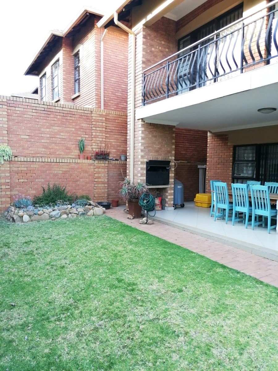 To Let 3 Bedroom Property for Rent in Olympus AH Gauteng