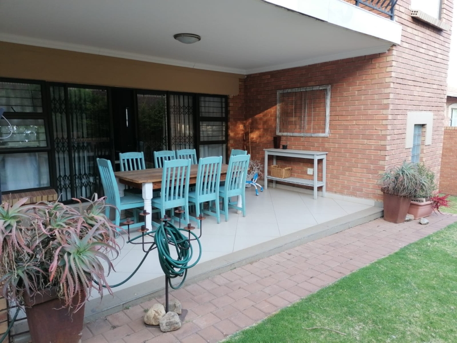 To Let 3 Bedroom Property for Rent in Olympus AH Gauteng