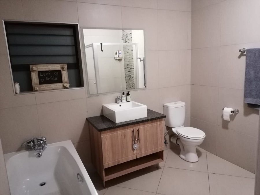 To Let 3 Bedroom Property for Rent in Olympus AH Gauteng