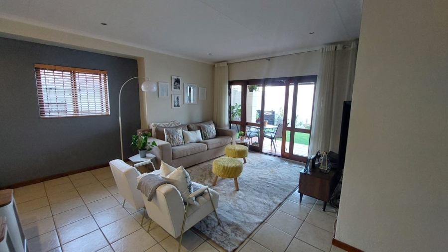 To Let 2 Bedroom Property for Rent in Paulshof Gauteng