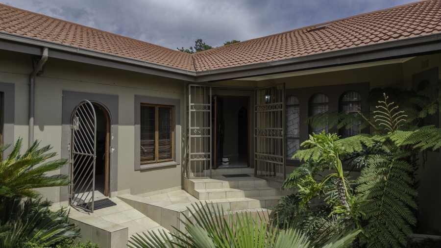 5 Bedroom Property for Sale in Van Riebeeck Park Gauteng