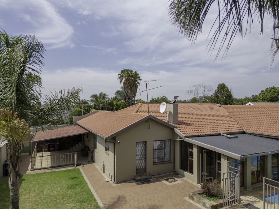 5 Bedroom Property for Sale in Van Riebeeck Park Gauteng