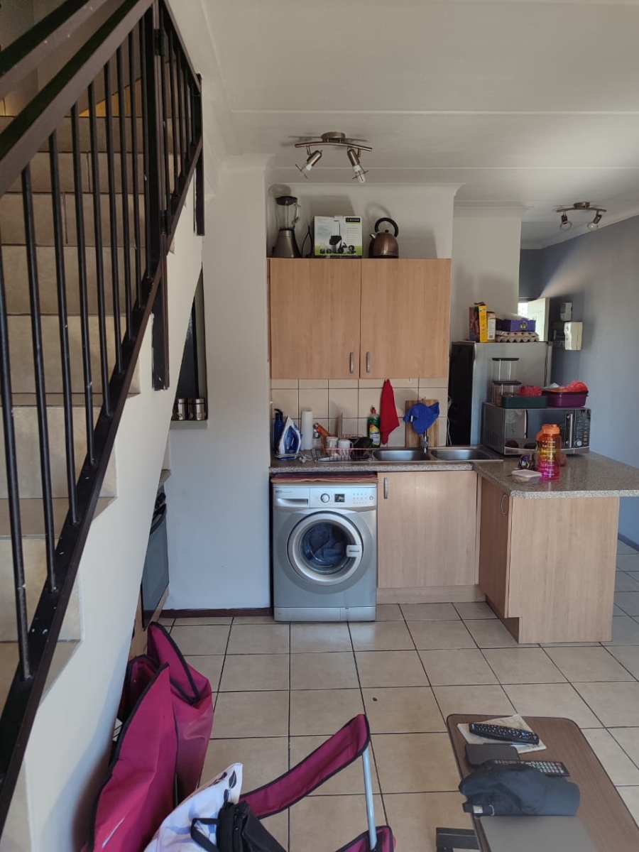 2 Bedroom Property for Sale in Noordwyk Gauteng