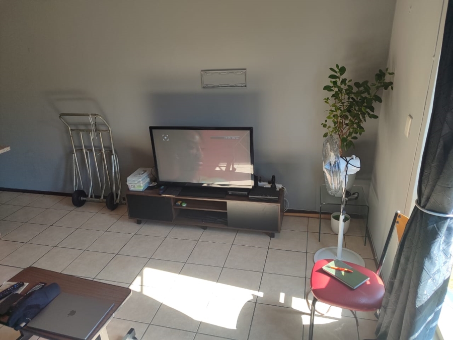 2 Bedroom Property for Sale in Noordwyk Gauteng