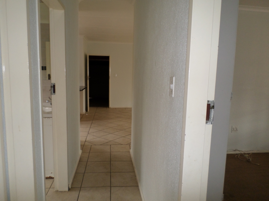 To Let 3 Bedroom Property for Rent in North Riding Gauteng