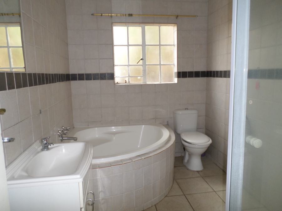 To Let 3 Bedroom Property for Rent in North Riding Gauteng