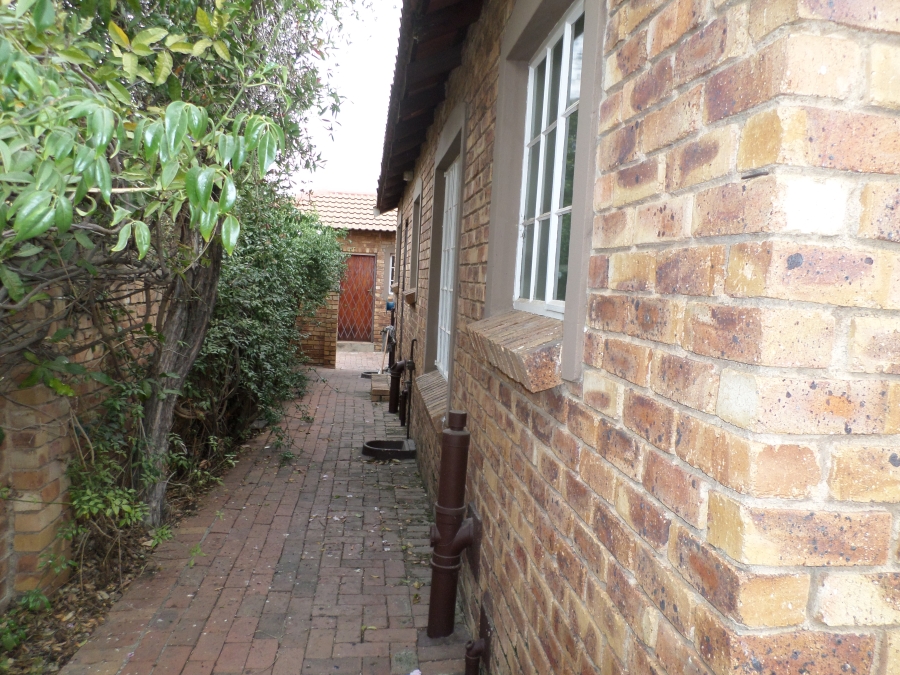 To Let 3 Bedroom Property for Rent in North Riding Gauteng