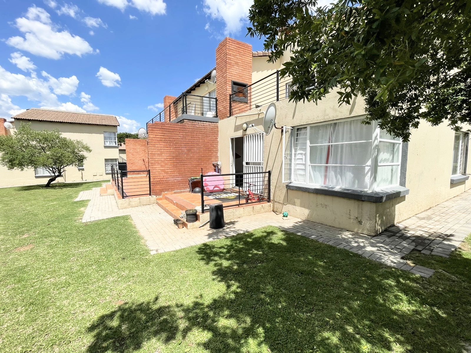 2 Bedroom Property for Sale in Ruimsig Gauteng