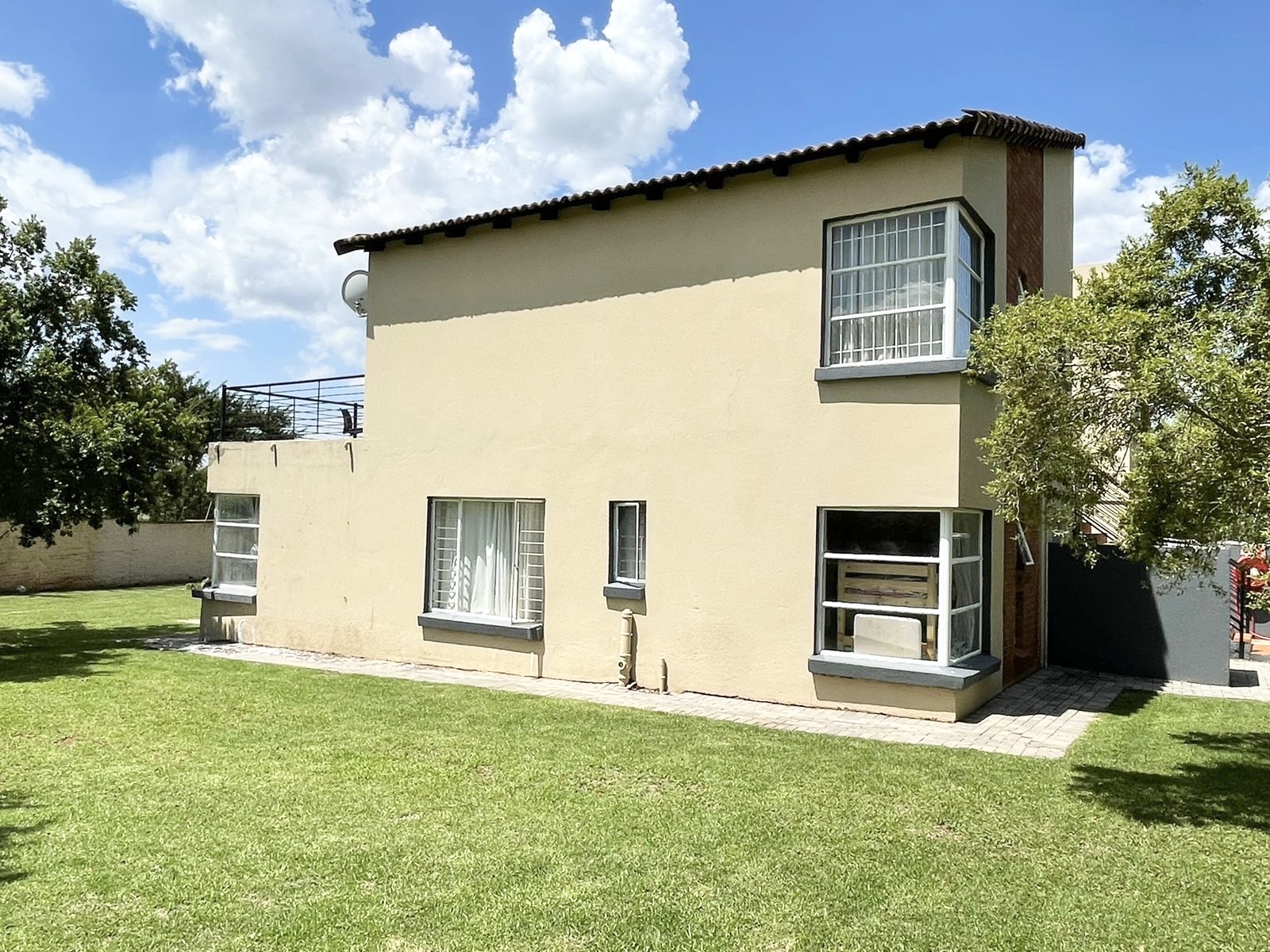 2 Bedroom Property for Sale in Ruimsig Gauteng