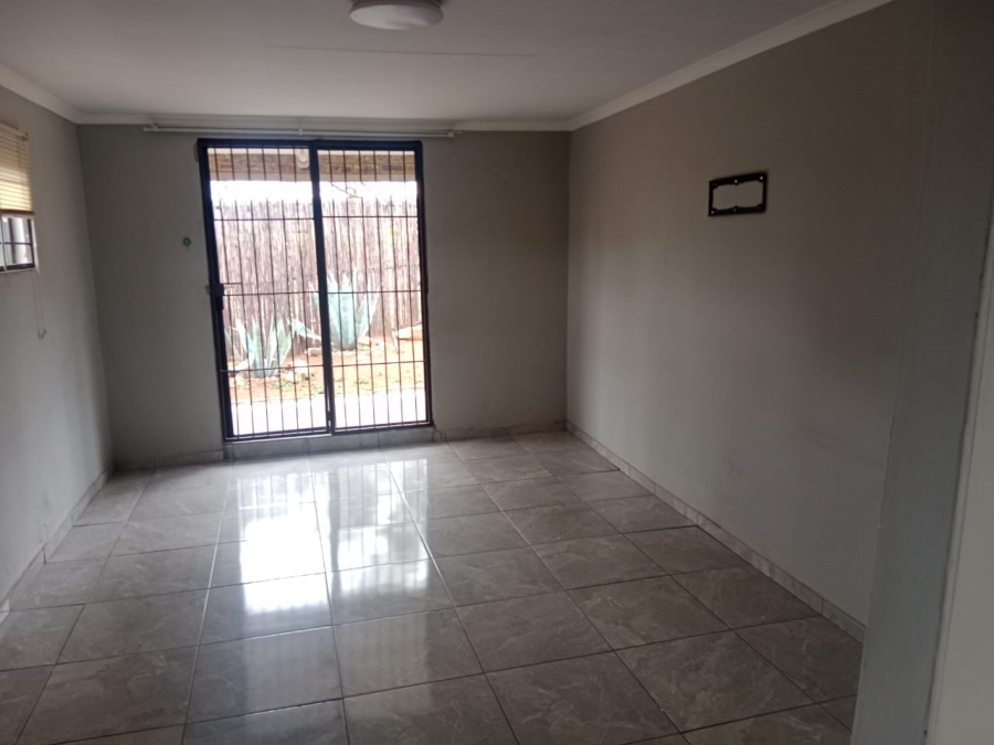 To Let 3 Bedroom Property for Rent in Walker Fruit Farms Gauteng